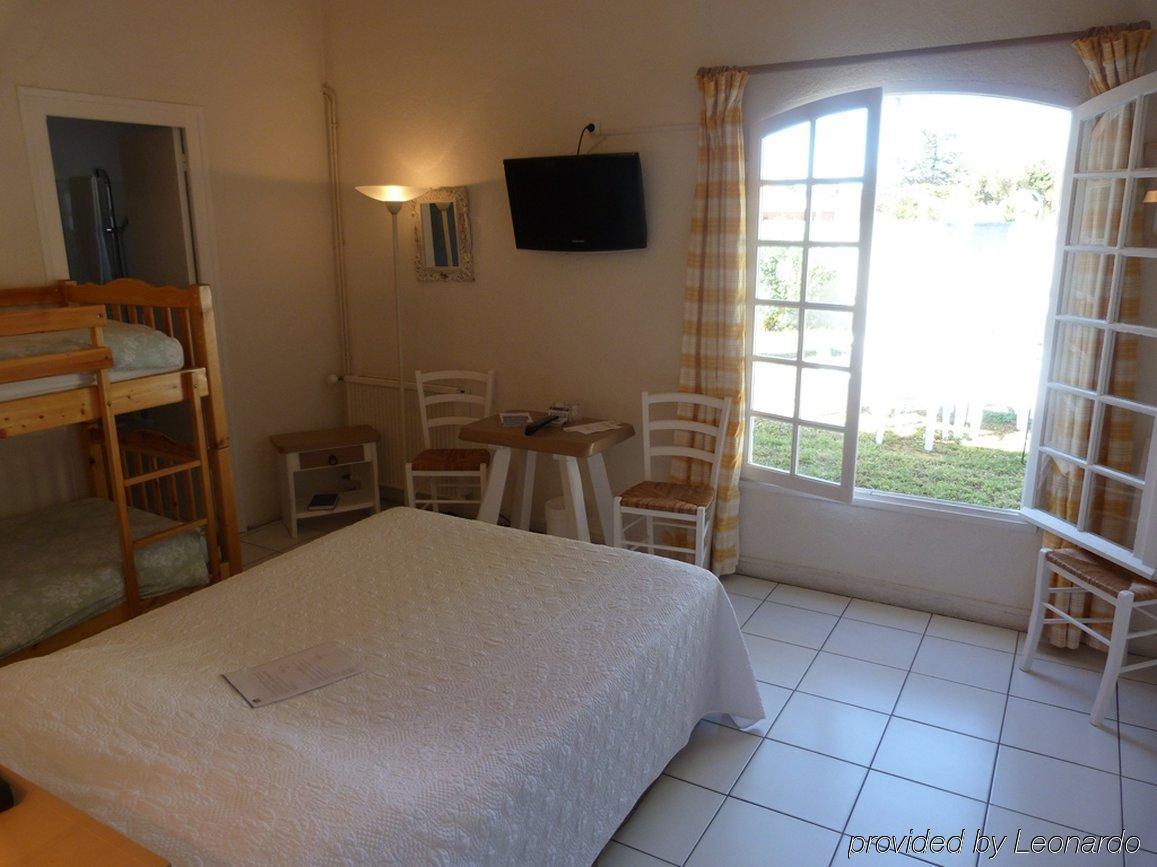 Hotel Les Gollandieres เลอบัวส์-ปลาจ-อ็อง-เร ห้อง รูปภาพ