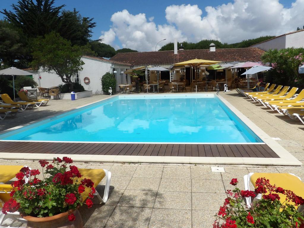 Hotel Les Gollandieres เลอบัวส์-ปลาจ-อ็อง-เร ภายนอก รูปภาพ