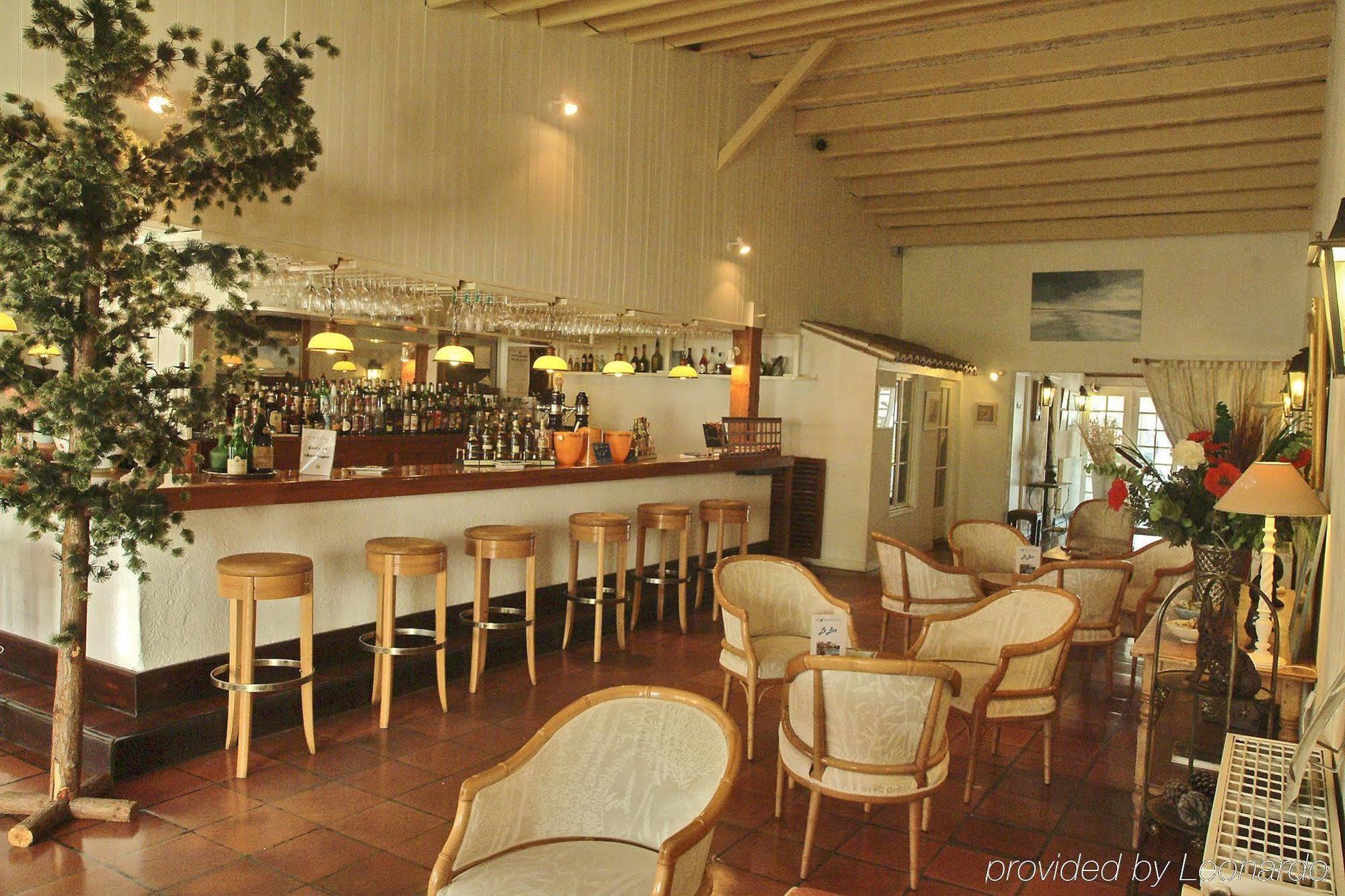 Hotel Les Gollandieres เลอบัวส์-ปลาจ-อ็อง-เร ร้านอาหาร รูปภาพ