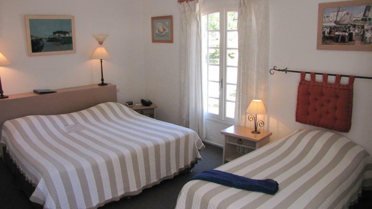 Hotel Les Gollandieres เลอบัวส์-ปลาจ-อ็อง-เร ภายนอก รูปภาพ