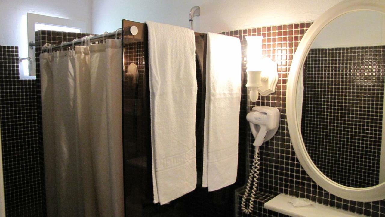 Hotel Les Gollandieres เลอบัวส์-ปลาจ-อ็อง-เร ภายนอก รูปภาพ