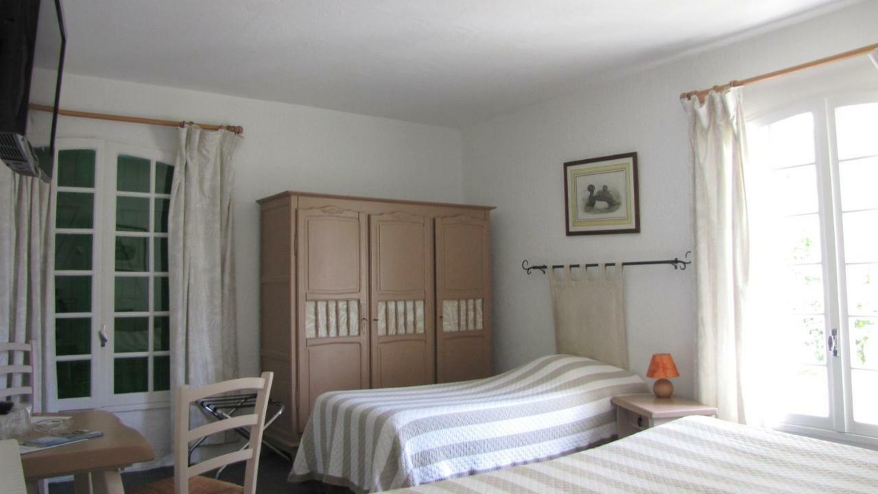 Hotel Les Gollandieres เลอบัวส์-ปลาจ-อ็อง-เร ภายนอก รูปภาพ