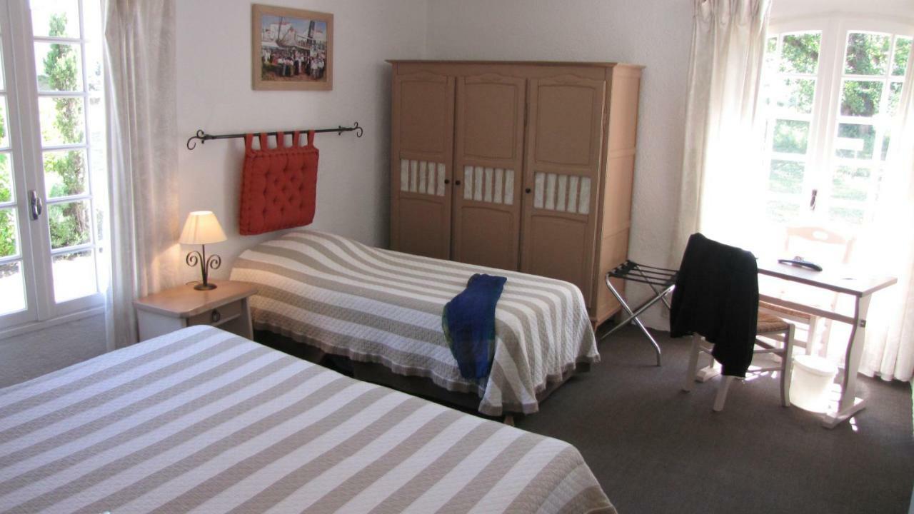 Hotel Les Gollandieres เลอบัวส์-ปลาจ-อ็อง-เร ภายนอก รูปภาพ